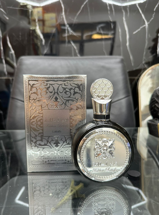 Lattafa Fakhar Black Eau de Parfum
