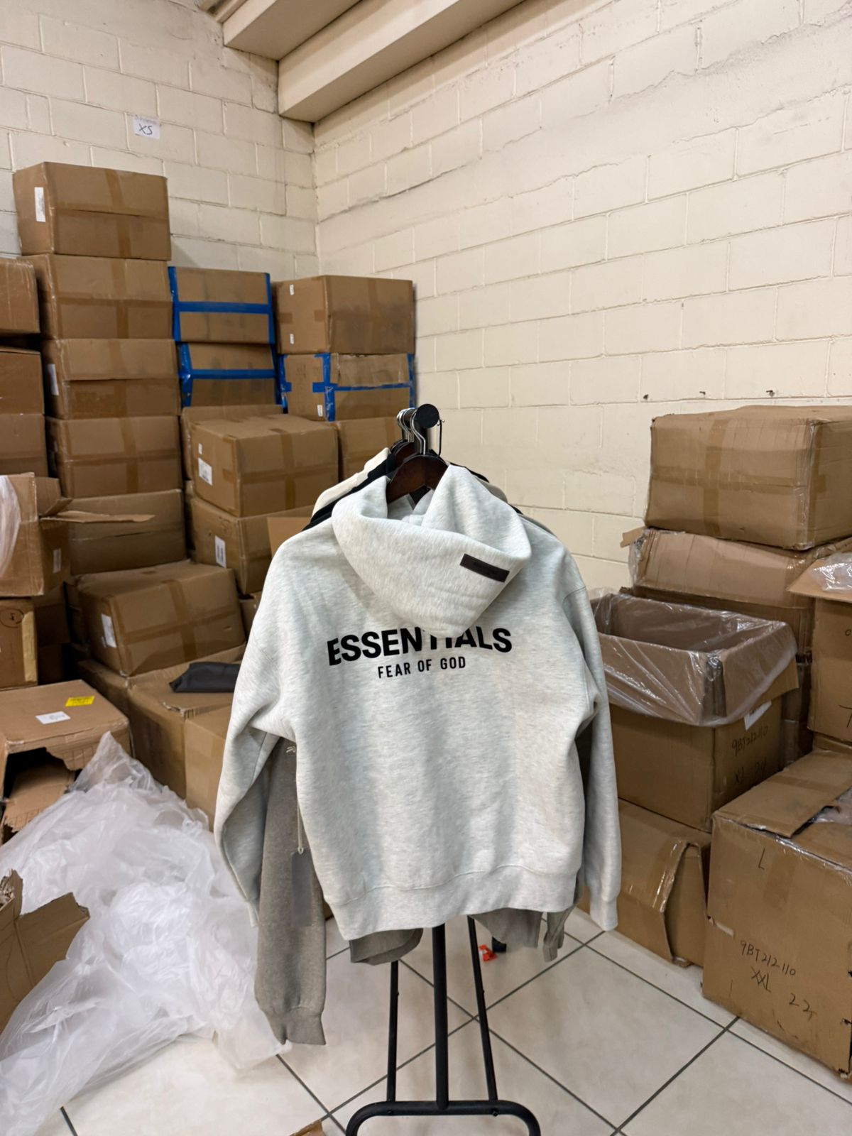 Hoddie Essentials 5pz min